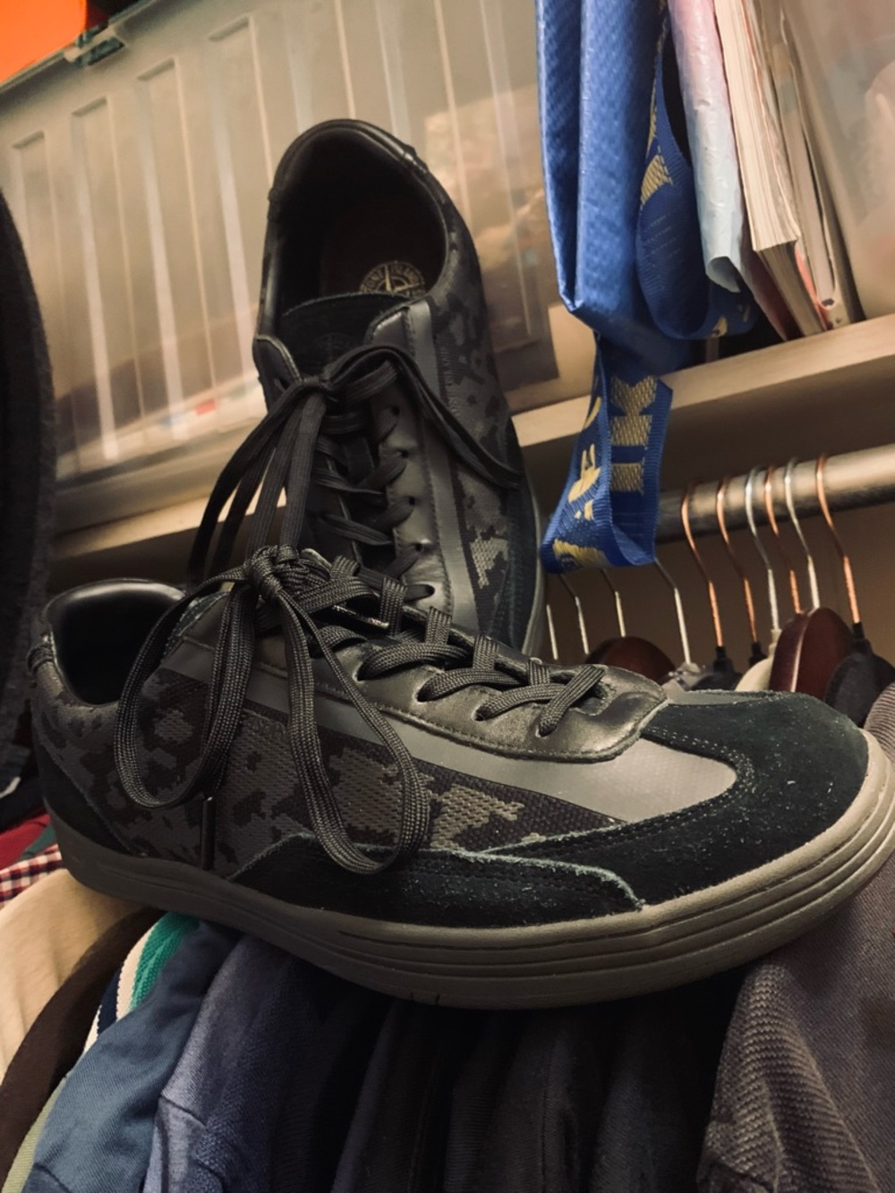 Stone Island Black Low-Top Lace-Up Mens Sneakers with Subtle Camouflage 11